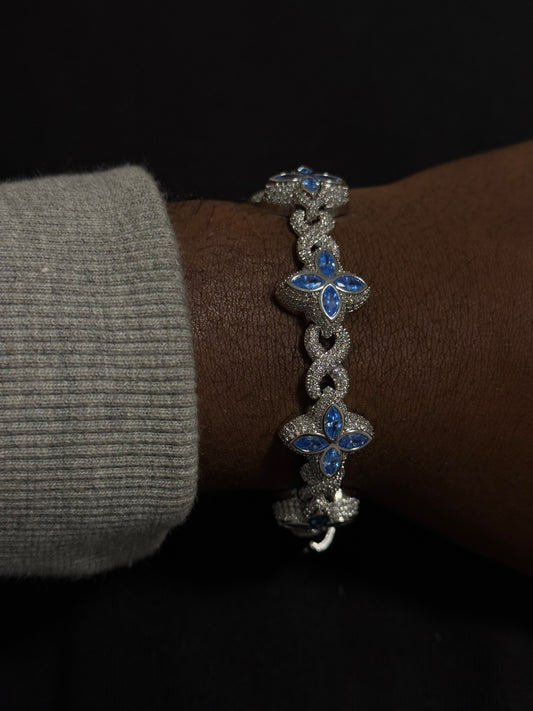 Flower link bracelet